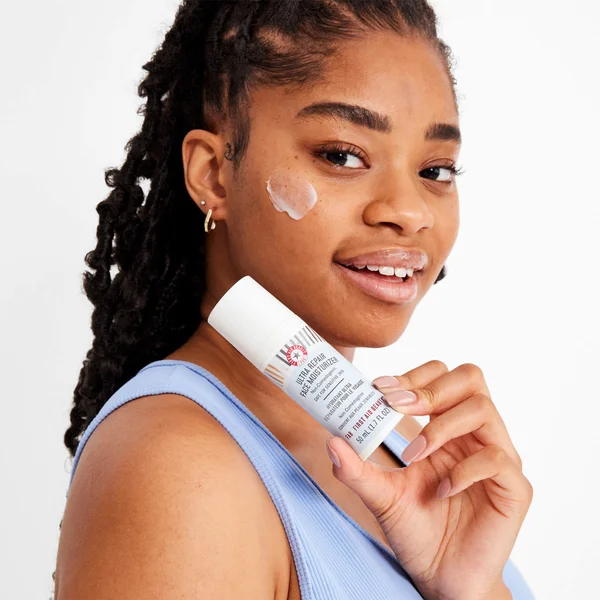 First Aid Beauty Ultra Repair Face Moisturiser (50ml) 6 First Aid Beauty Ultra Repair Face Moisturiser (50ml) - Image 6