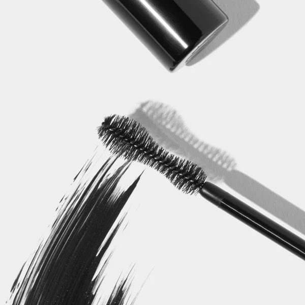 Eyeko Rock Out And Lash Out Mascara - Black 2 Eyeko Rock Out And Lash Out Mascara - Black - Image 2