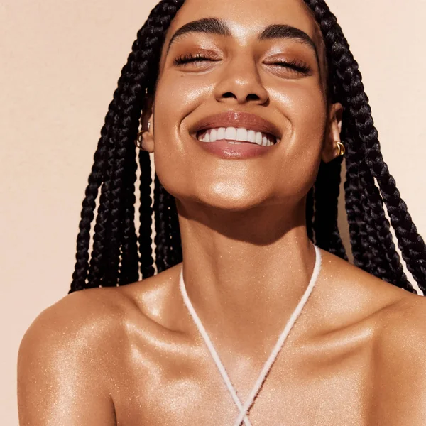 NUXE Huile Prodigieuse Or Golden Shimmer Multi-Purpose Dry Oil 100ml 4 NUXE Huile Prodigieuse Or Golden Shimmer Multi-Purpose Dry Oil 100ml - Image 4