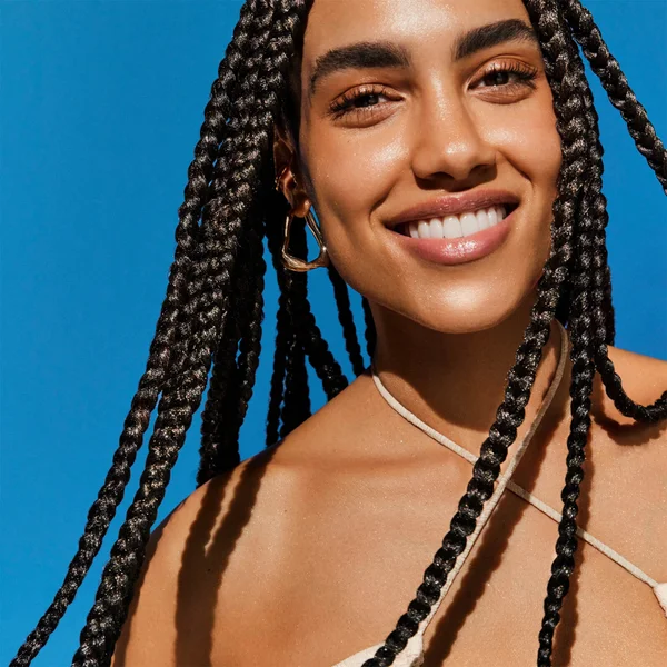 NUXE Huile Prodigieuse Or Golden Shimmer Multi-Purpose Dry Oil 100ml 6 NUXE Huile Prodigieuse Or Golden Shimmer Multi-Purpose Dry Oil 100ml - Image 6