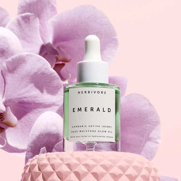 Herbivore Emerald Deep Moisture Glow Oil 3 Herbivore Emerald Deep Moisture Glow Oil - Image 3